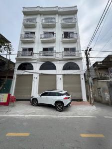 BÁN GẤP NHÀ ĐÔNG LA, MẶT PHỐ OTO TRÁNH, KINH DOANH SẦM UẤT, Ô CHỜ THANG MÁY